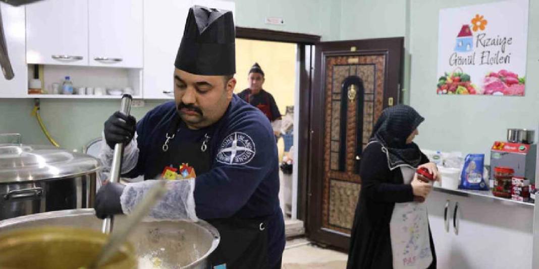 Gönüllüler ihtiyaç sahipleri için el ele verdi: Günlük 250 kişi için iftar hazırlanıyor 7